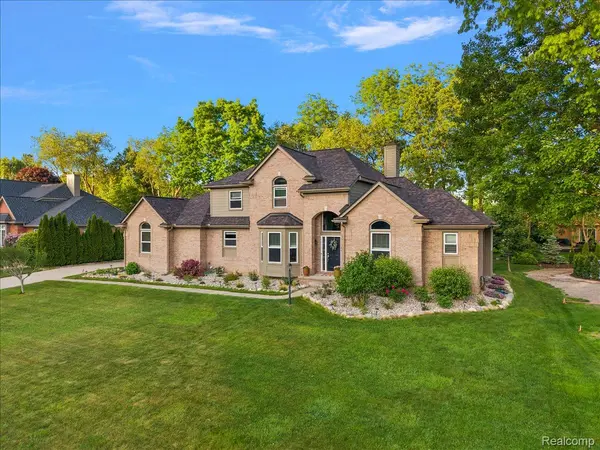 5768 Bellshire LN, Independence Charter Township, MI 48346