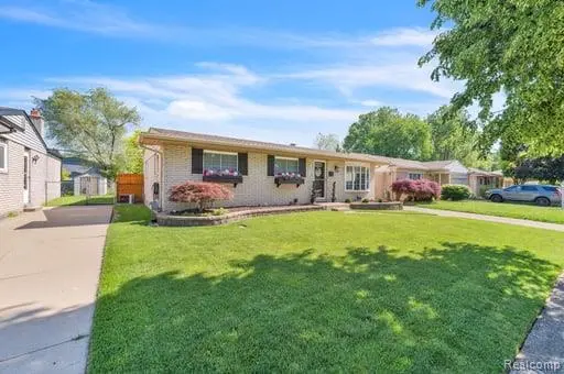 39770 Hillary DR, Canton Charter Township, MI 48187