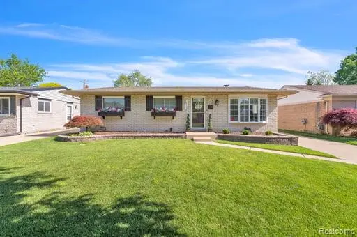 39770 Hillary DR, Canton Charter Township, MI 48187