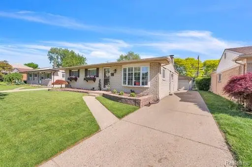 39770 Hillary DR, Canton Charter Township, MI 48187