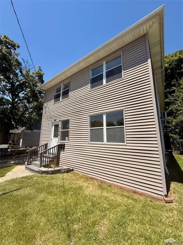 738 W Atherton RD, Flint, MI 48507