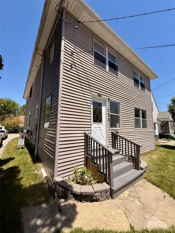 738 W Atherton RD, Flint, MI 48507