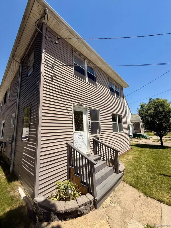 738 W Atherton RD, Flint, MI 48507