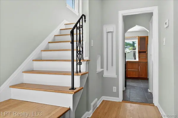 13171 Mercier ST, Southgate, MI 48195