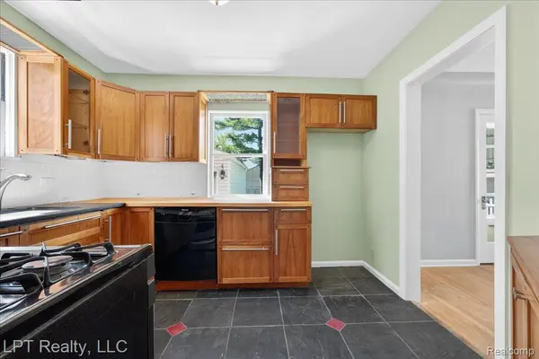 13171 Mercier ST, Southgate, MI 48195