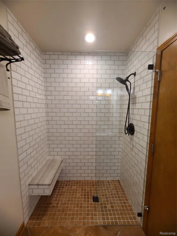 9568 Buckingham ST, White Lake Charter Township, MI 48386