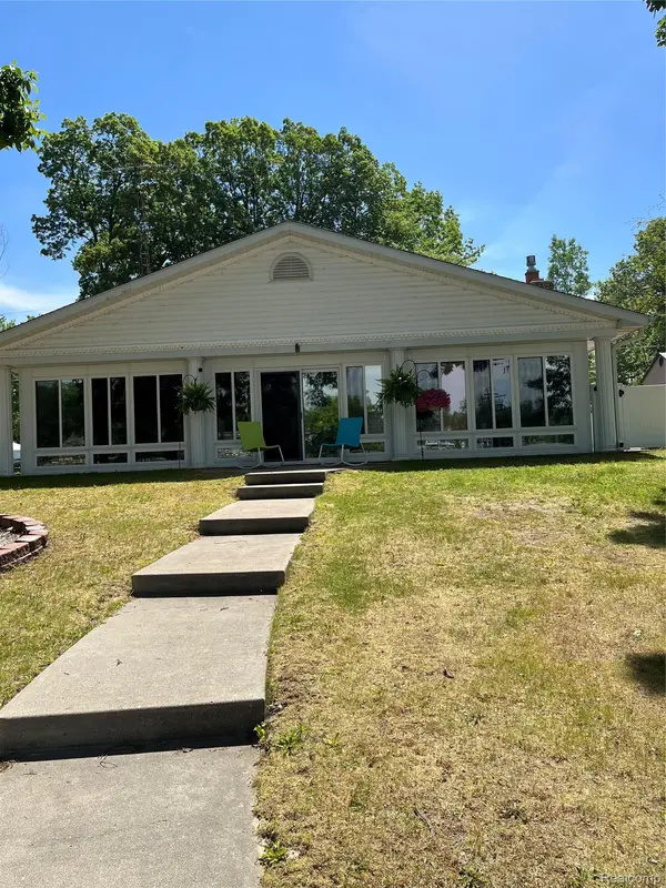 8055 Kovacs DR, Argentine Township, MI 48451