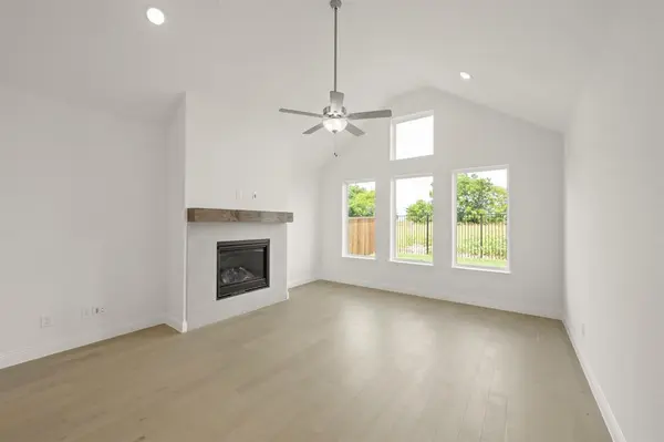 1022 Wheatland Drive, Justin, TX 76247