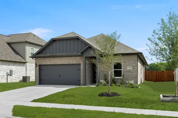 1221 Anderson Drive, Trenton, TX 75490