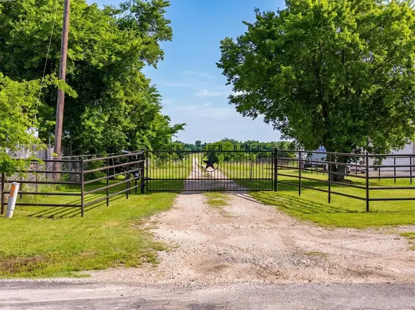19754 County Road 818, Farmersville, TX 75442