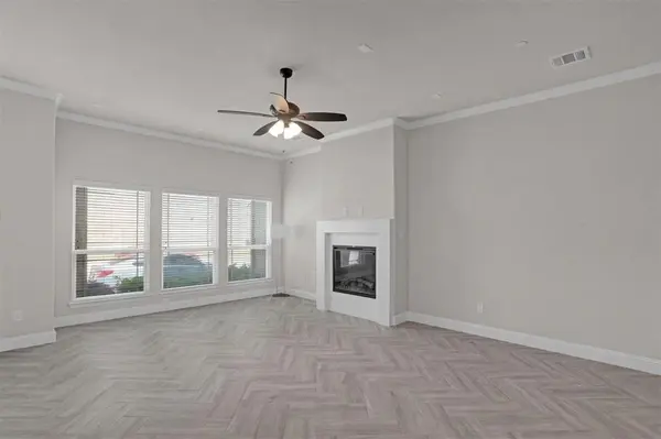 1914 Melinda Lane, Farmers Branch, TX 75234