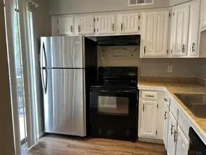 6028 Stoneybrook Drive, Fort Worth, TX 76112