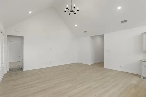 3809 Maize Avenue, Heartland, TX 75114