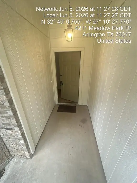 4211 Meadow Park Drive, Arlington, TX 76017