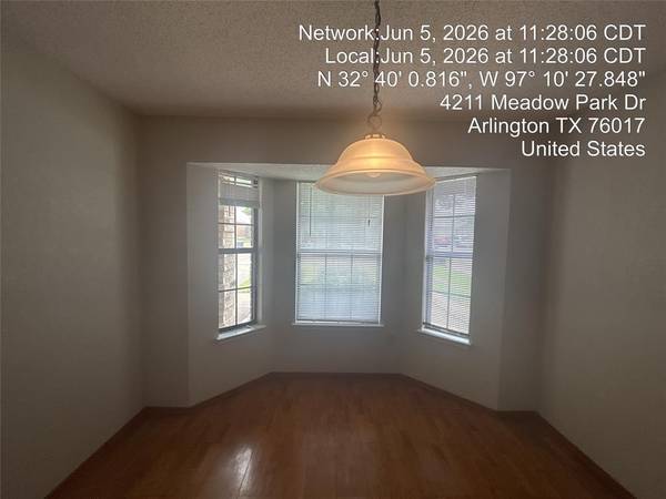 4211 Meadow Park Drive, Arlington, TX 76017