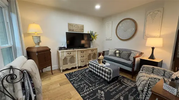 7814 Meadow Park Drive #119, Dallas, TX 75230