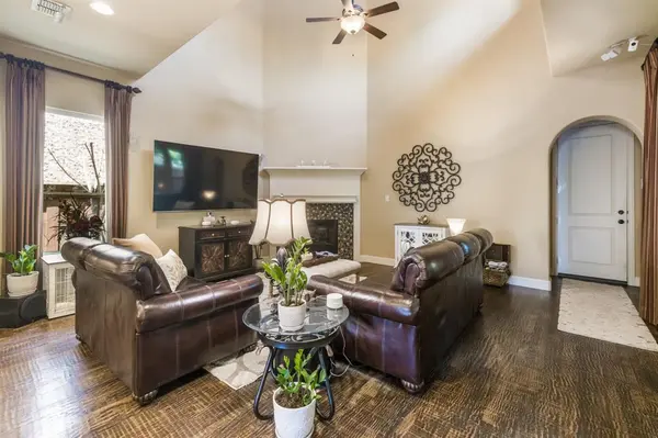 3905 Jasmine Fox Lane, Arlington, TX 76005