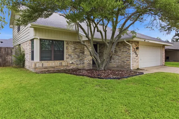 2462 Claremont Drive, Grand Prairie, TX 75052