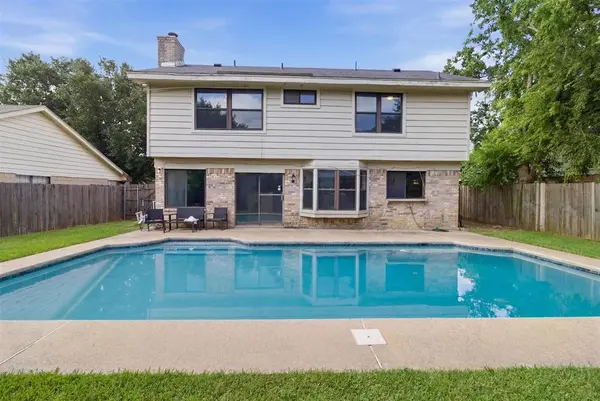 2462 Claremont Drive, Grand Prairie, TX 75052