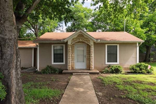 313 N Roe Street, White Settlement, TX 76108