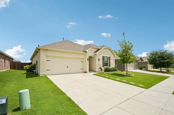1702 River Crossing Drive, Anna, TX 75409