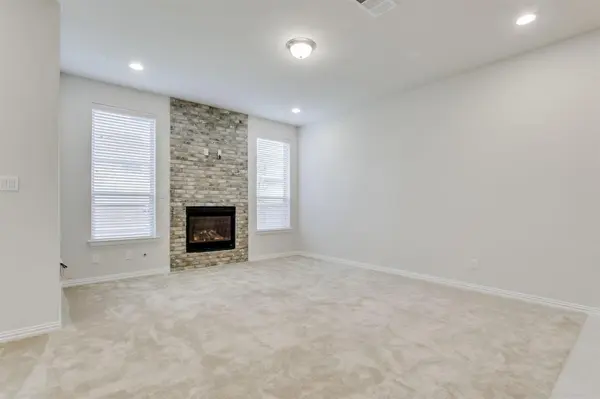 17713 Coralberry Drive, Dallas, TX 75252