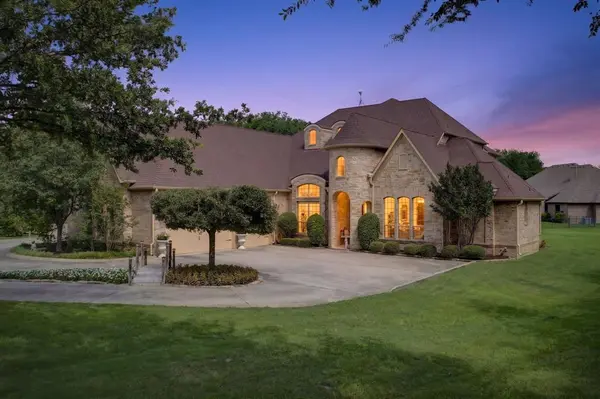 10513 Silver Fox Court, Fort Worth, TX 76108