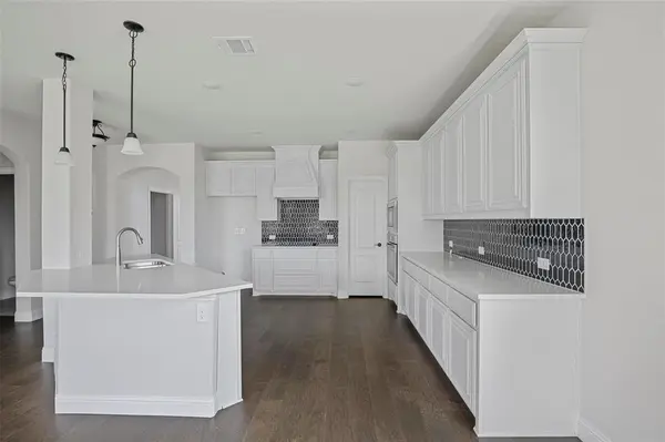508 Bush Avenue, Waxahachie, TX 75165