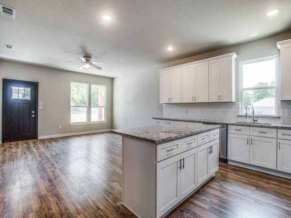 3306 Cedar Street, Greenville, TX 75401
