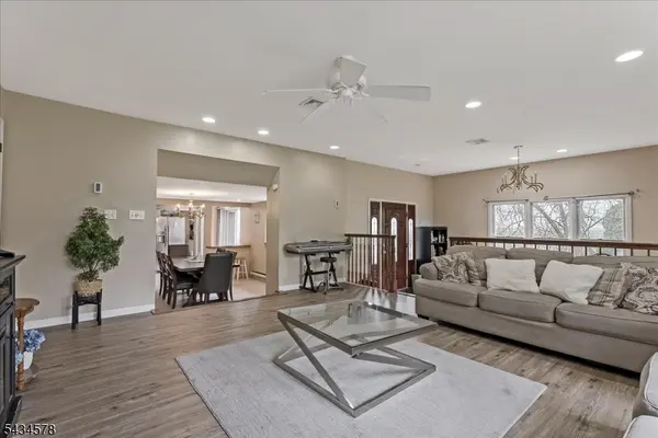 17 Albanese Rd, Haledon Boro, NJ 07508