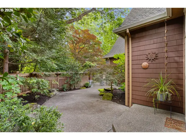 6441 SW SANTA MONICA CT, Portland, OR 97221