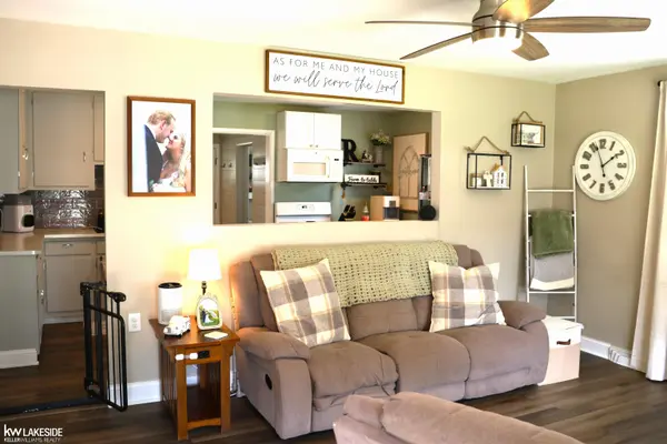 24695 Trombley ST, Harrison Twp, MI 48045