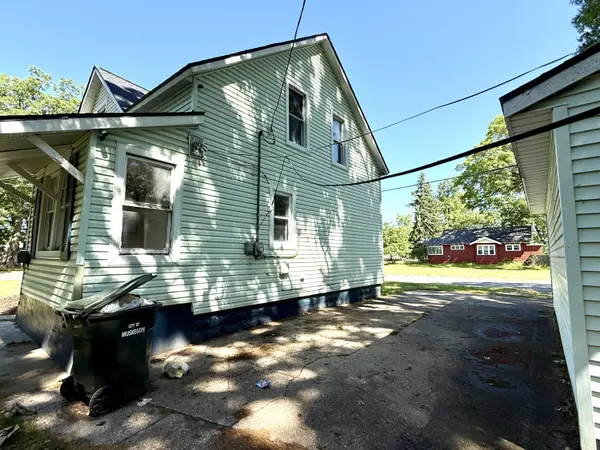 1872 Commerce ST, Muskegon City, MI 49441