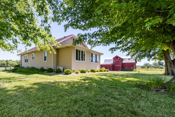 887 W Hinchman RD, Baroda Twp, MI 49101