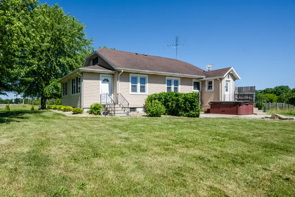 887 W Hinchman RD, Baroda Twp, MI 49101