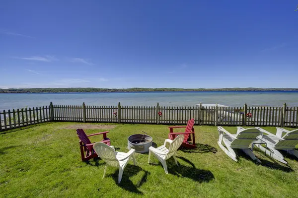 488 S Stony Point RD, Suttons Bay Twp, MI 49682