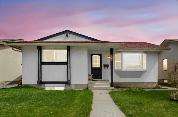 268 Madeira PL NE, Calgary, AB T2A5T1