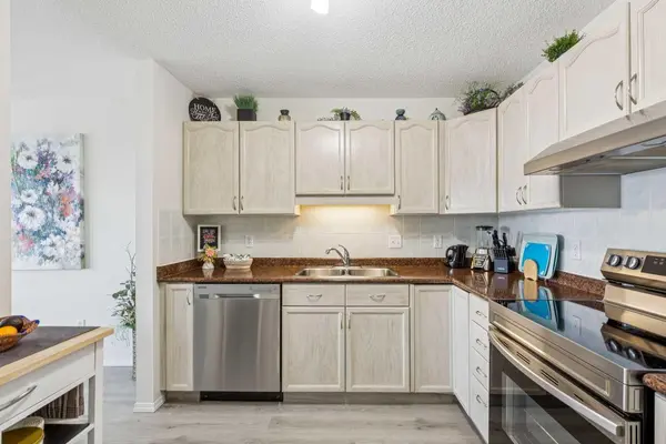 2000 Sienna Park GN SW #2301, Calgary, AB T3H 3N7