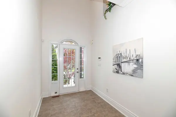 38A Preakness DR, Toronto C13, ON M3B 3S1