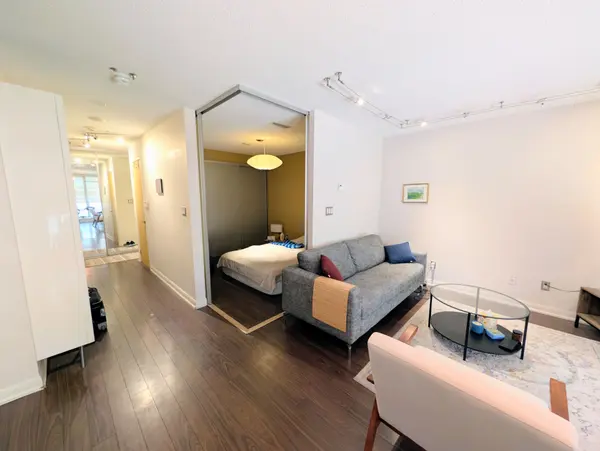 205 Frederick ST #401, Toronto C08, ON M5A 4V3