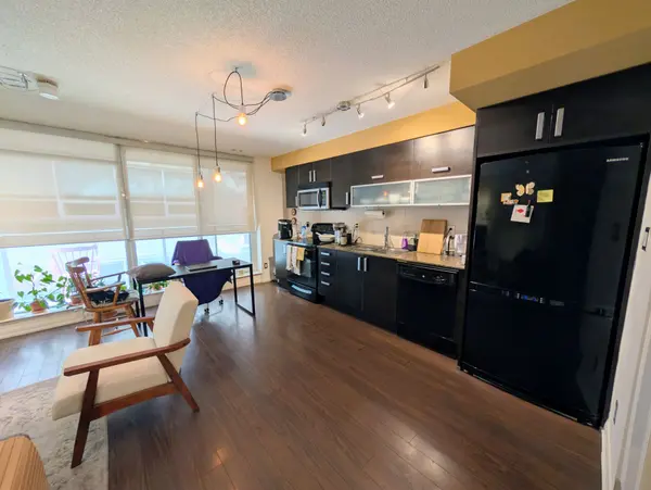 205 Frederick ST #401, Toronto C08, ON M5A 4V3