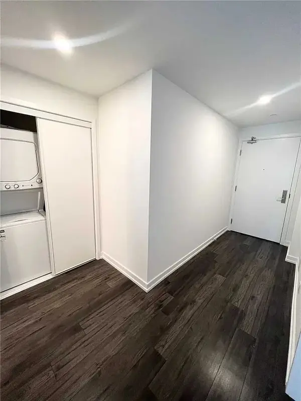 33 Helendale AVE #1408, Toronto C03, ON M4R 0A4