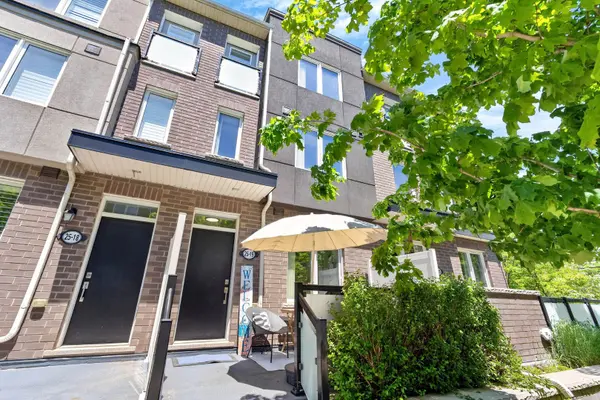 25 Heron Park PL #19, Toronto E10, ON M1E 0B8