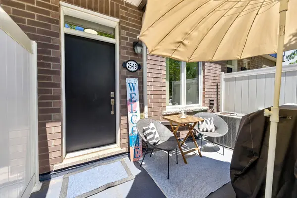 25 Heron Park PL #19, Toronto E10, ON M1E 0B8