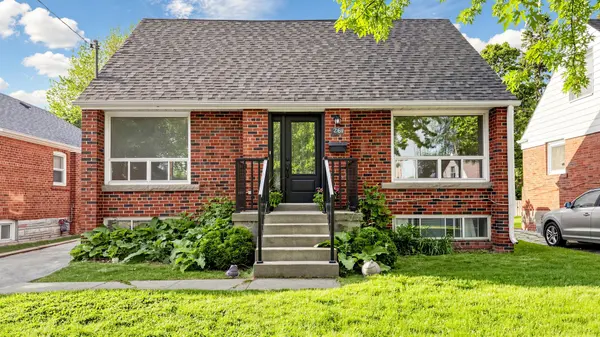 26 Innismore CRES E, Toronto E04, ON M1R 1C7