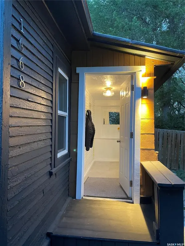 1668 Ottawa STREET, Regina, SK S4P 1N9