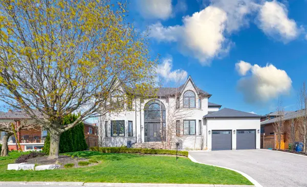 13 Bourdon AVE, Toronto W04, ON M6L 2Y7