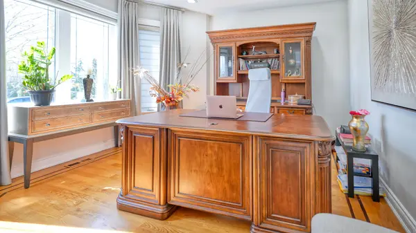 13 Bourdon AVE, Toronto W04, ON M6L 2Y7