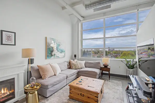 1001 Roselawn AVE #415, Toronto W04, ON M6B 4M4