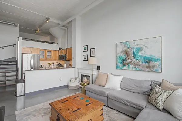 1001 Roselawn AVE #415, Toronto W04, ON M6B 4M4